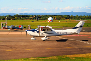 G-LUEK · Cessna 182T Skylane · (GLO / EGBJ)