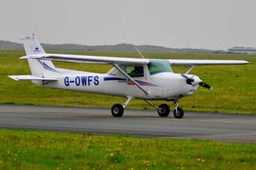 G-OWFS · Cessna A152 Aerobat · (BLK / EGNH)