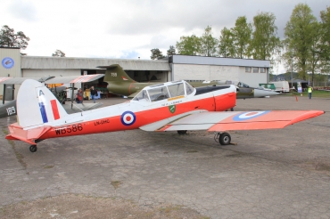 LN-DHC / WB586 1950 DeHavilland DHC-1 Chipmunk T.10