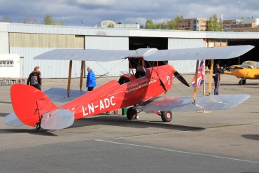 LN-ADC (3318) DeHavilland DH-82A Tiger Moth II