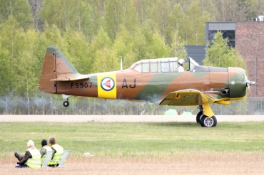 LN-WNH / FS907 1941 North American AT-6D Harvard III