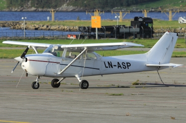 LN-ASP (F17201466) Reims F172M