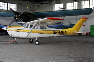 SP-MKS · Cessna F172S · (EPKS)