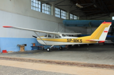 SP-MKS · Cessna F172S · (EPKS)