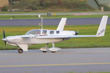 LN-DDD · Rutan 74 Defiant · (SVG / ENZV)