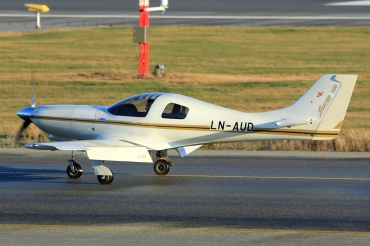 LN-AUD · Lancair 320 · (SVG / ENZV)