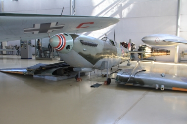 MH350 · Supermarine Spitfire F.Vc Replica · (OSL / ENGM)