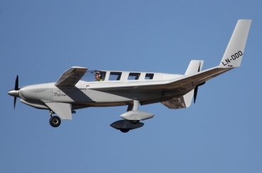LN-DDD · Rutan 74 Defiant · (SVG / ENZV)