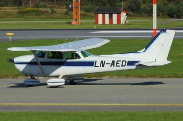 LN-AED · Cessna 172N Skyhawk II · (SVG / ENZV)
