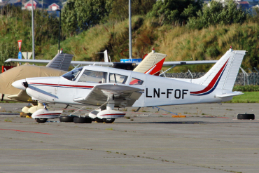 LN-FOF (28-7305404) Piper PA-28-180