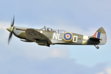 G-LFIX / ML407 1944 Supermarine 509 Spitfire LF.IX (T.IX)