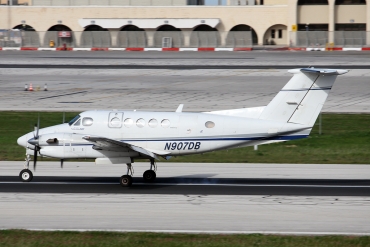 N907DB (FA-85) 1985 Beechcraft 300