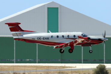 OE-EHA (1744) 2017 Pilatus PC-12/47E