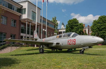1219 (3H12-19) PZL-Mielec TS-11 Iskra
