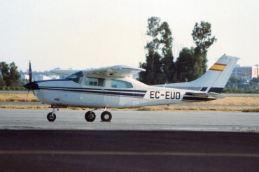 EC-EUO (210-62810) Cessna T210M Turbo Centurion