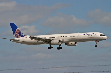N77865 (32589) 2002 Boeing 757-33N