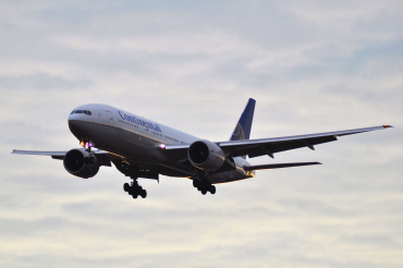 N27015 (28678) 2000 Boeing 777-224ER