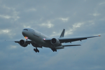 N77022 · Boeing 777-224/ER · (LHR / EGLL)