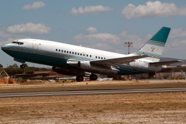 HZ-MIS · Boeing 737-2K5/Adv · (FAO / LPFR)