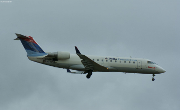 N933CA (7040) 1994 Bombardier CRJ-100ER