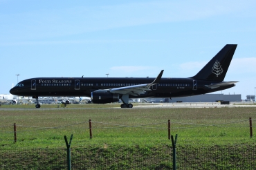 G-TCSX (26330) 1996 Boeing 757-2K2(WL)