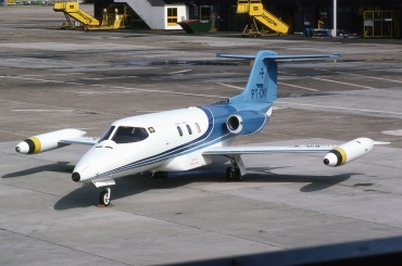 PT-CMY · Gates Learjet 25C · (GLA / EGPF)