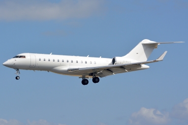 G-RAAA · Bombardier BD-700-1A10 Global Express · (LIS / LPPT)