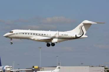 M-ANGO · Bombardier CL-600-2B16 Challenger 604 · (LIS / LPPT)
