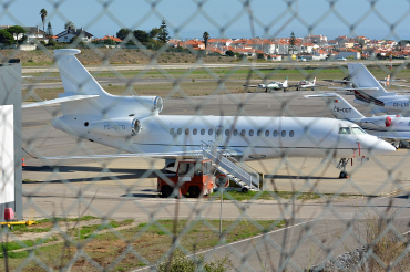 PS-BFD (411) 2017 Dassault Falcon 8X