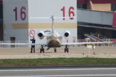 G-ZNTH (45-540) 2016 Bombardier Learjet 75