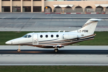 LZ-PDM (RB-125) 2005 Raytheon 390 Premier