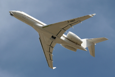 M-ABST · Bombardier BD-700-1A10 Global 5500 · (MLA / LMML)