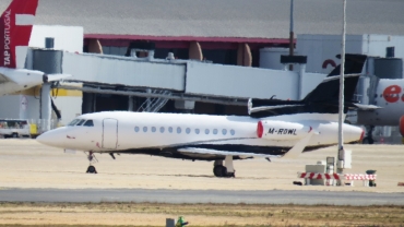 M-ROWL · Dassault Falcon 900EX · (FAO / LPFR)