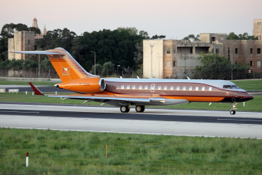 M-UNIS (9371) 2010 Bombardier Global Express XRS