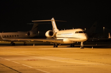 N90EW (9039) 1999 Bombardier BD-700-1A10 Global Express