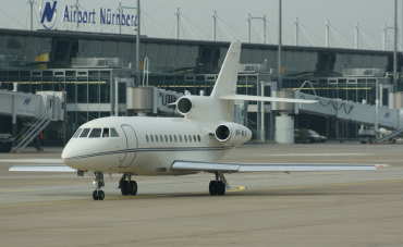 VP-BLB (49) 1988 Dassault Falcon 900