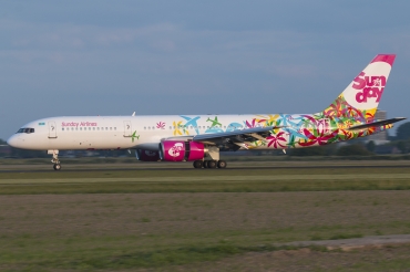UP-B5702 (cn 25083) Boeing 757-21B
