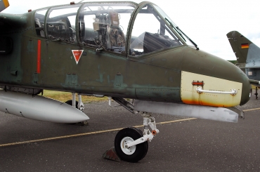 99+33 · North American Rockwell OV-10B Bronco · (GWW / EDUG)
