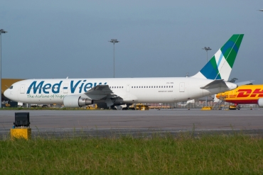 CS-TRN (25535) 1993 Boeing 767-33AER