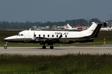 F-GLNF (UE-69) 1993 Beechcraft 1900D