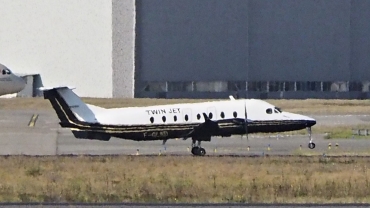 F-GLND (UE-196) 1996 Beechcraft 1900D