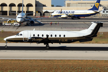 F-GLNE (UE-197) 1996 Beechcraft 1900D