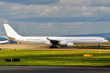 G-VSHY (383) 2002 Airbus A340-642