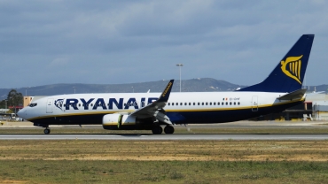 EI-DHF · Boeing 737-8AS(WL) · (FAO / LPFR)