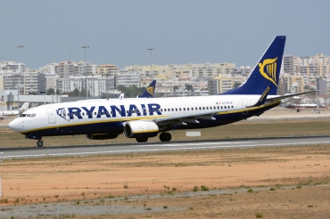 EI-EKW · Boeing 737-8AS(WL) · (FAO / LPFR)