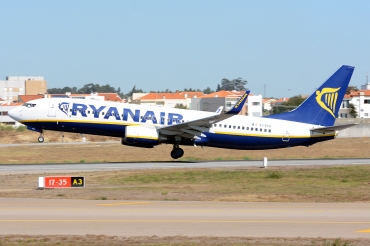EI-EFR (37541) 2009 Boeing 737-8AS(WL)