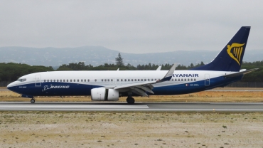 EI-DCL (33806) 2004 Boeing 737-8AS(WL)