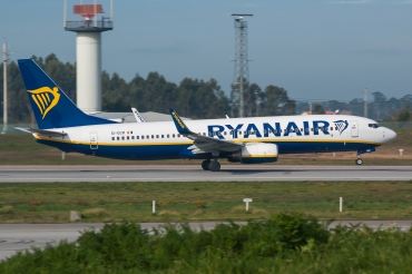 EI-DCM (33807) 2004 Boeing 737-8AS(WL)