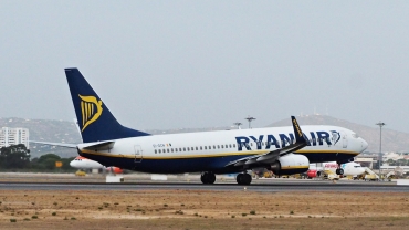 EI-DCN · Boeing 737-8AS(WL) · (FAO / LPFR)