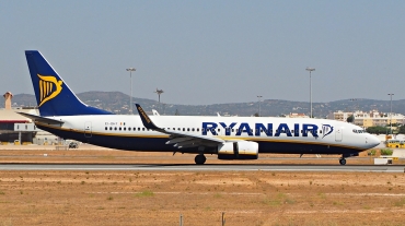EI-DHY (33824) 2005 Boeing 737-8AS(WL)